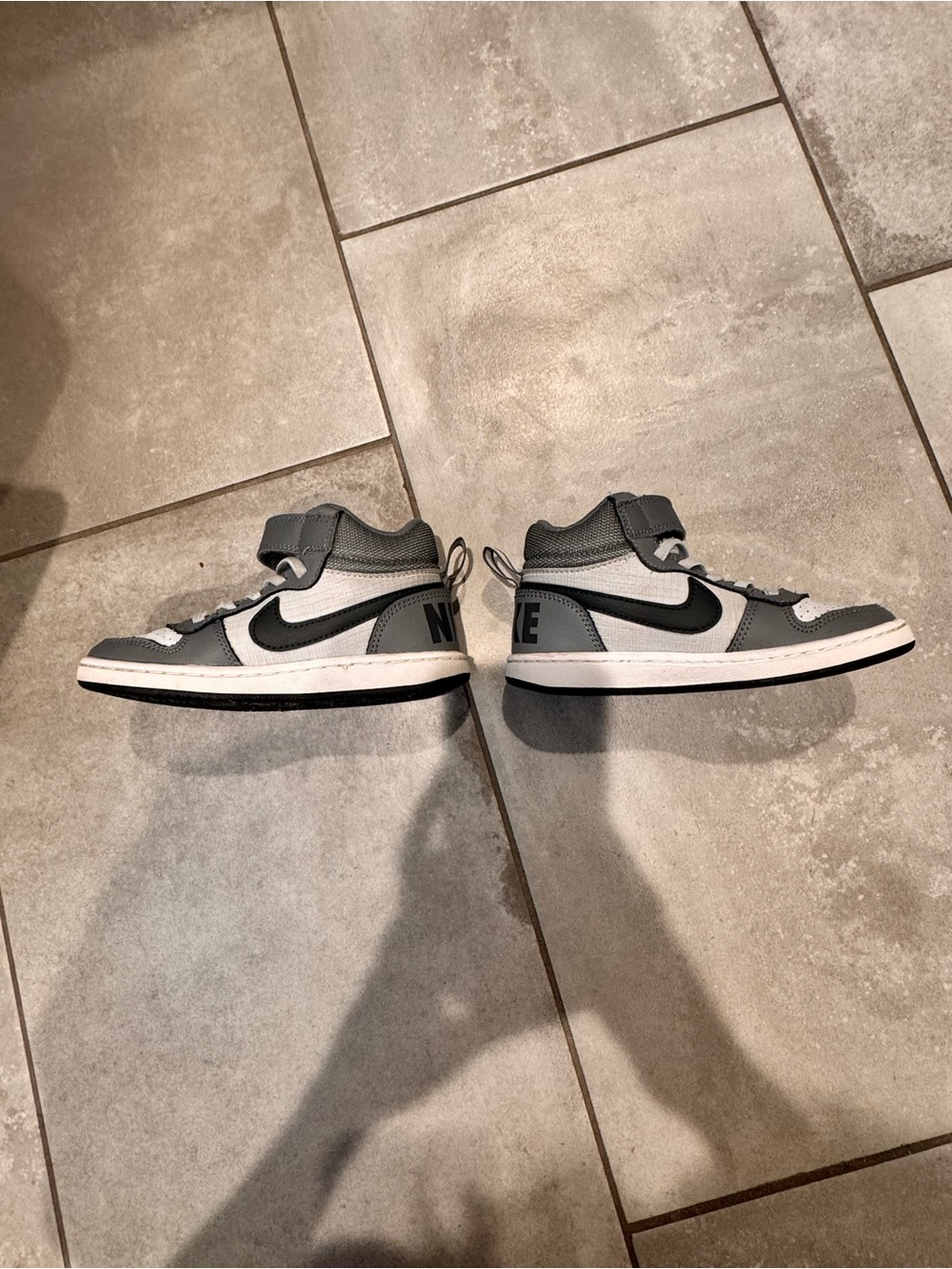 Nike Court Borough Mid 2 design boys sz 11 gray and black - Picture 6 of 9